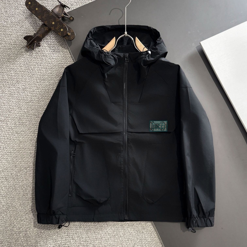 G*u*i coats